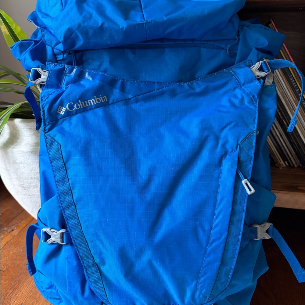 Columbia large Bright Blue backpacking Hiking Backpack